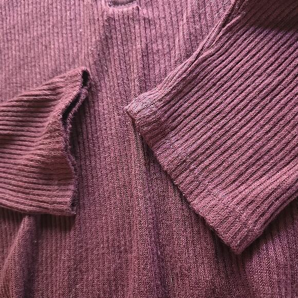 Market & Spruce Long Sleeve Woman’s Size Small Buttons Purple Maroon‎ - Picture 4 of 6